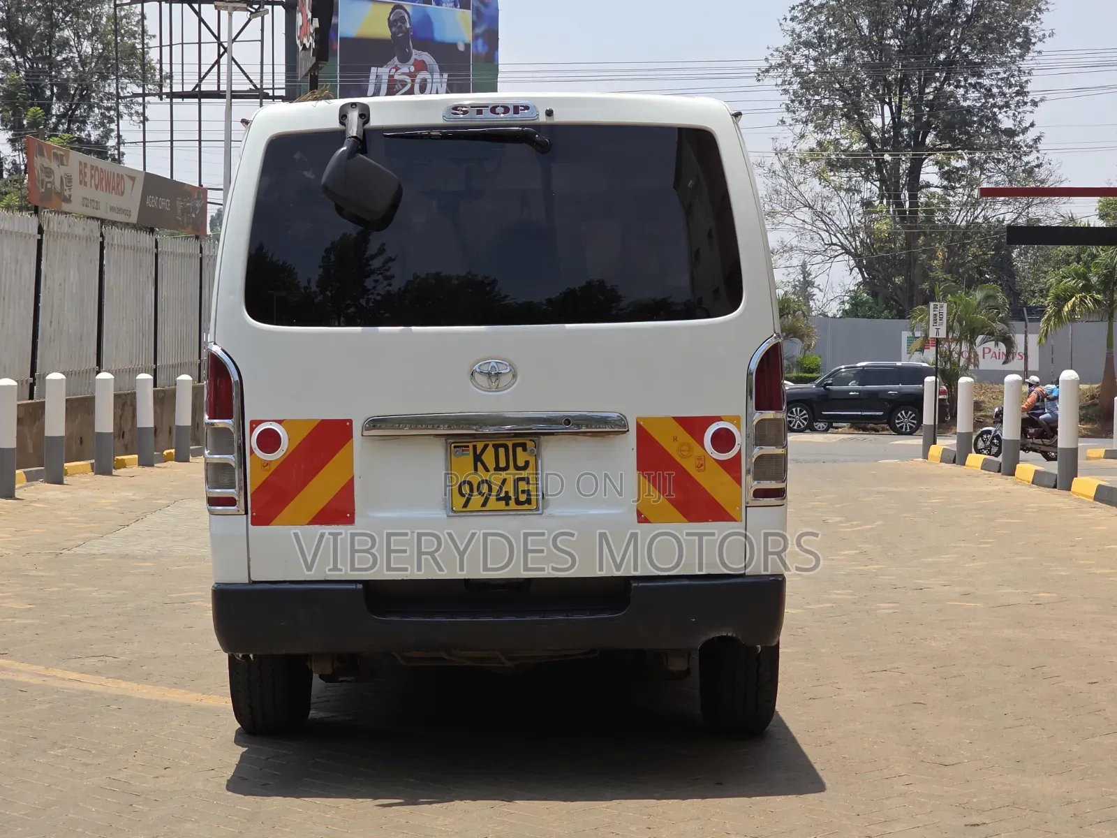 Toyota HiAce 2013 White