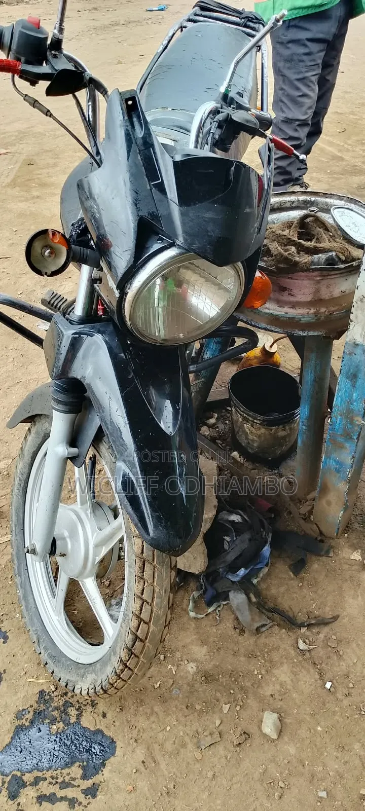 TVS HLX Plus ES 2021 Black