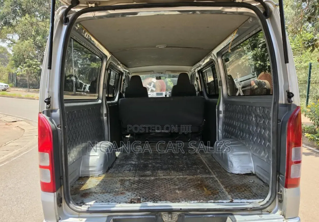 Toyota HiAce 2008 Silver