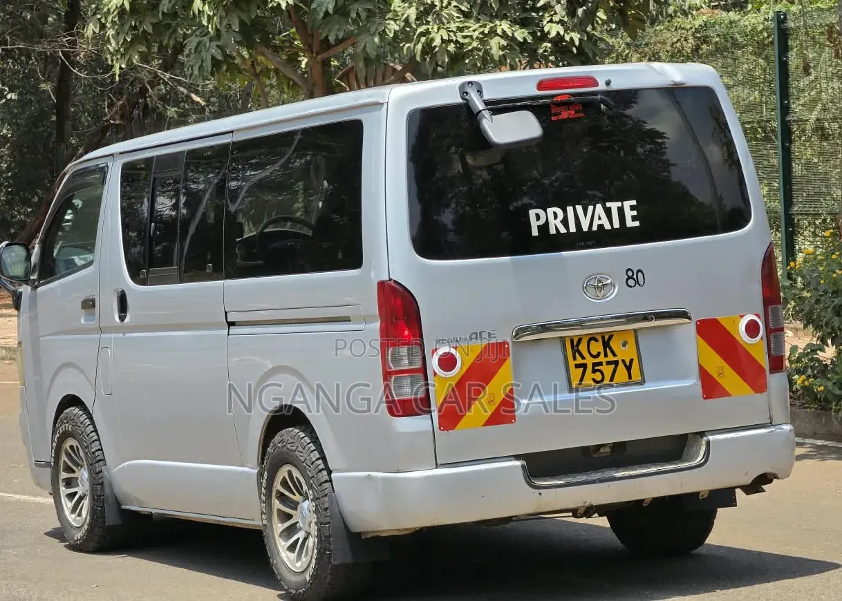 Toyota HiAce 2008 Silver