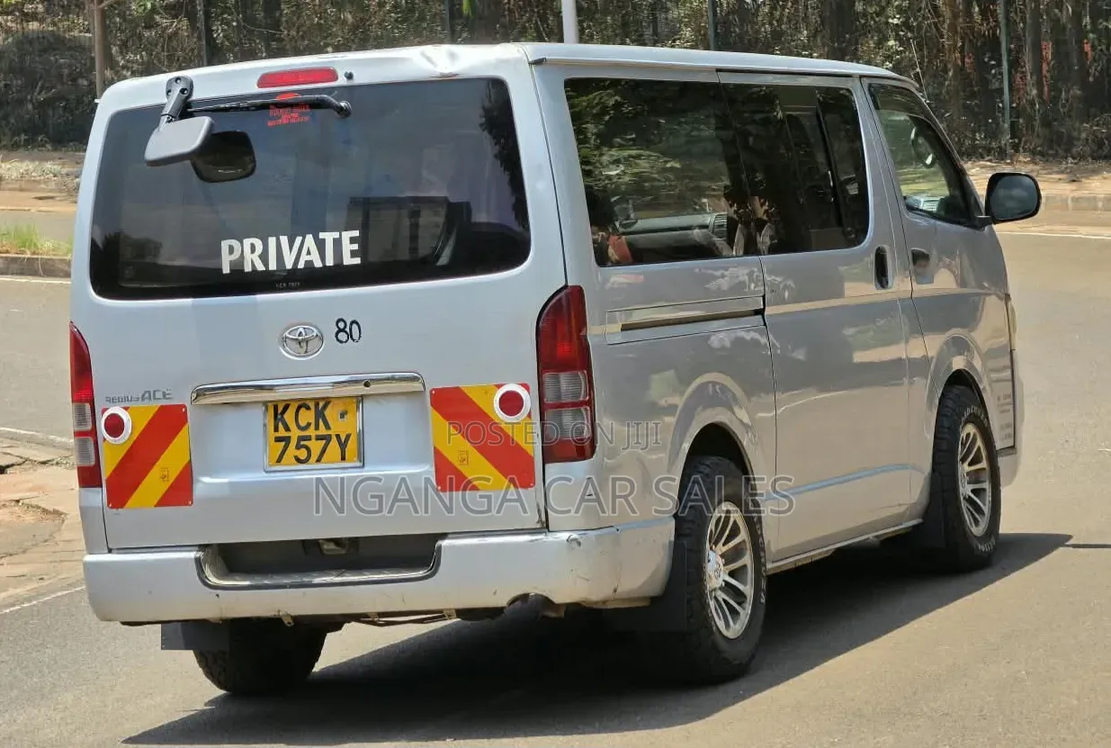 Toyota HiAce 2008 Silver
