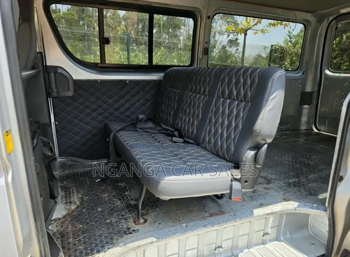 Toyota HiAce 2008 Silver