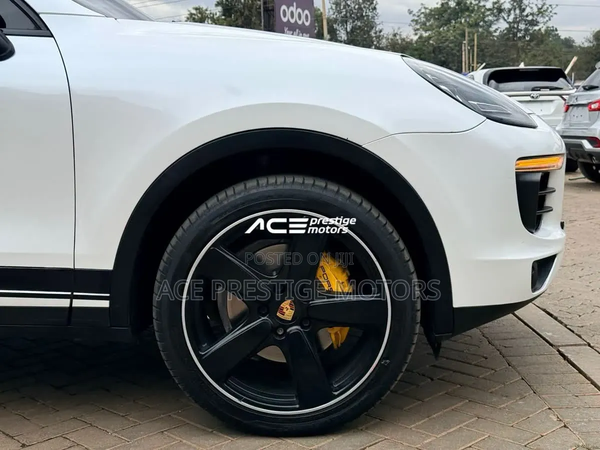 Porsche Cayenne 2015 White