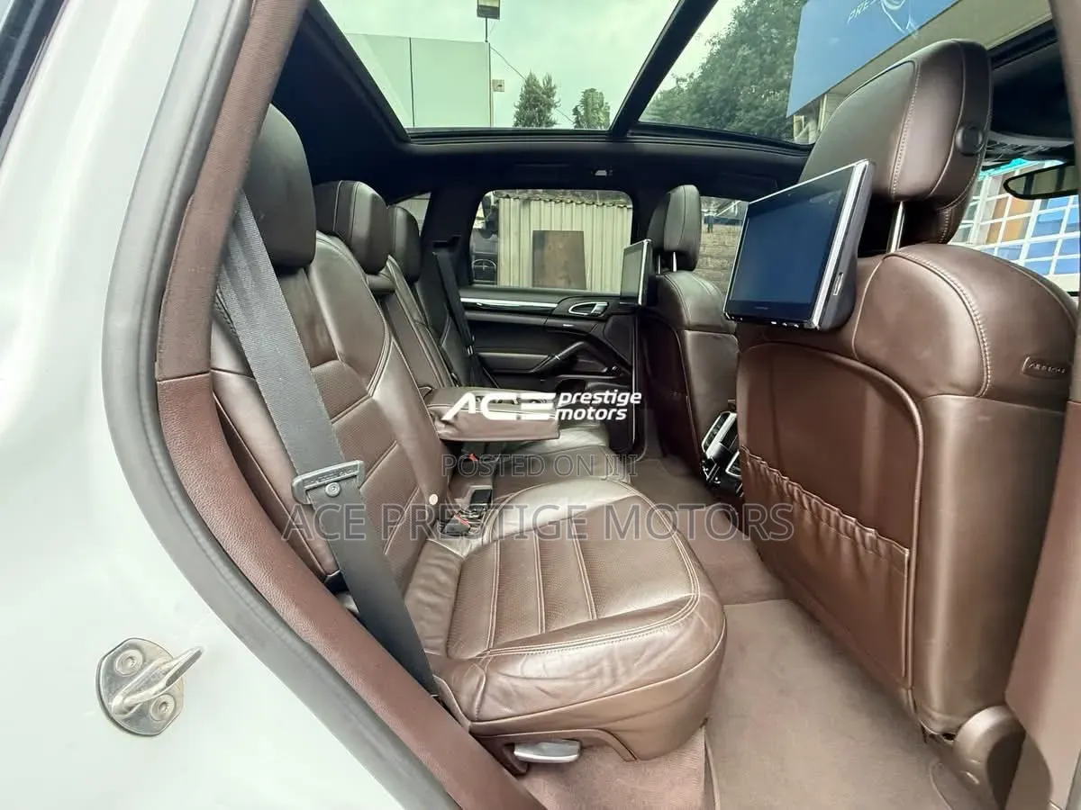 Porsche Cayenne 2015 White