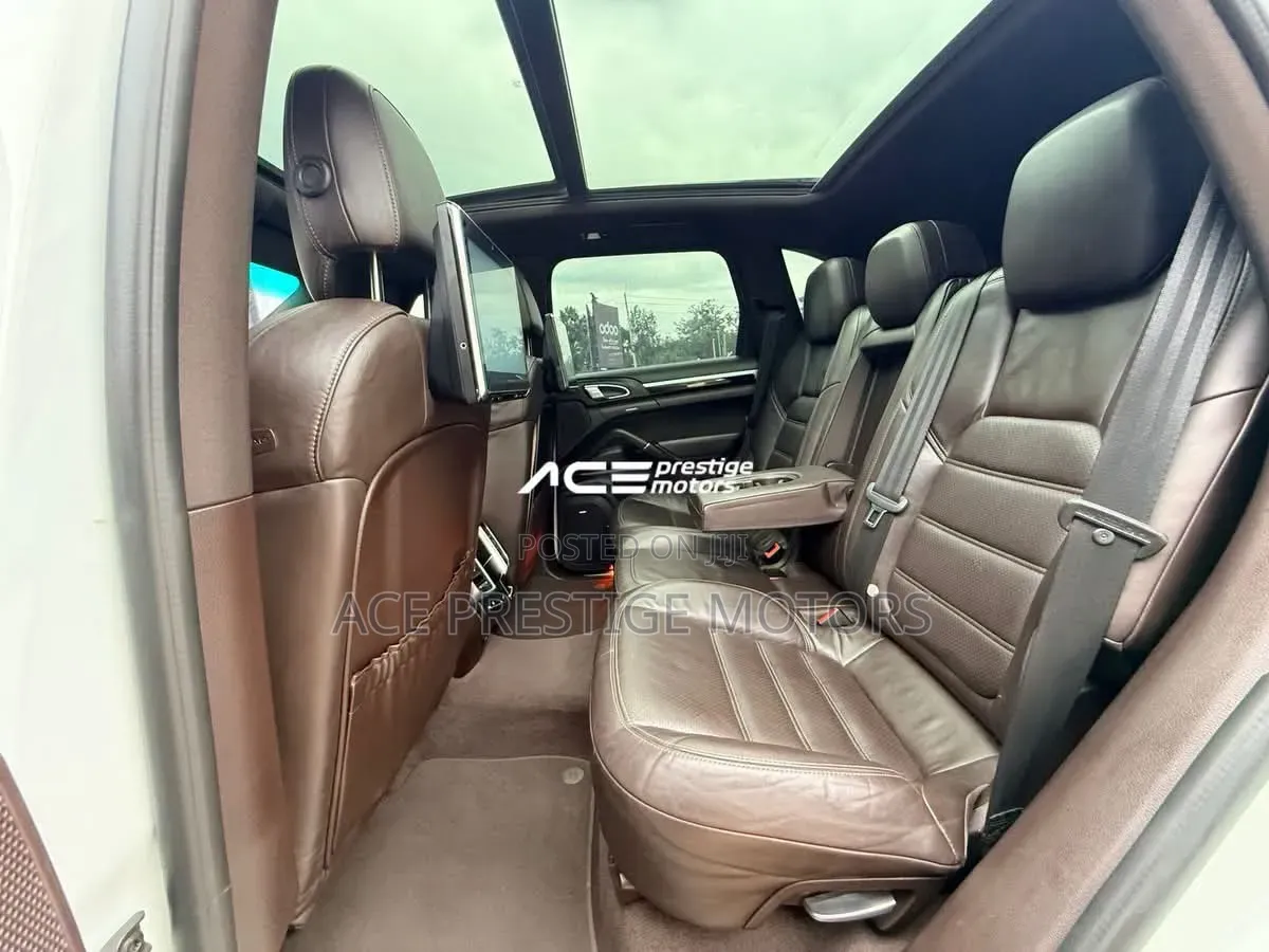Porsche Cayenne 2015 White