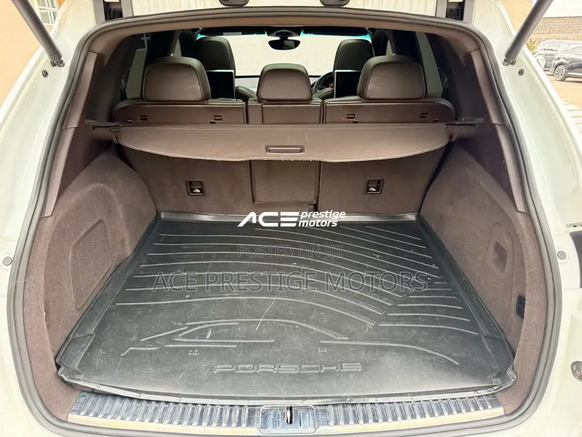 Porsche Cayenne 2015 White