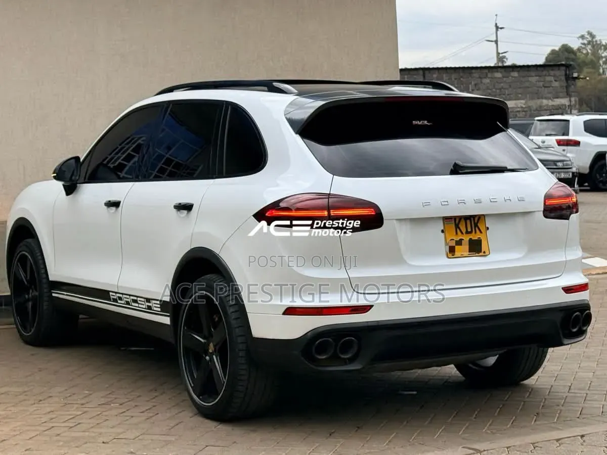Porsche Cayenne 2015 White