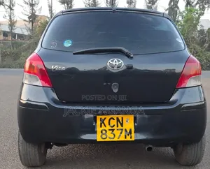 Toyota Vitz 2010 Black