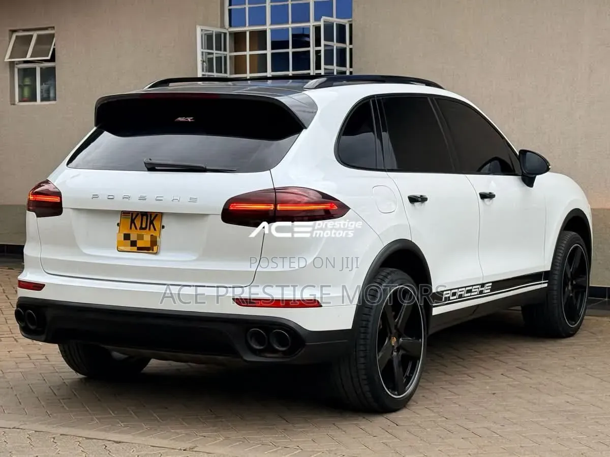 Porsche Cayenne 2015 White