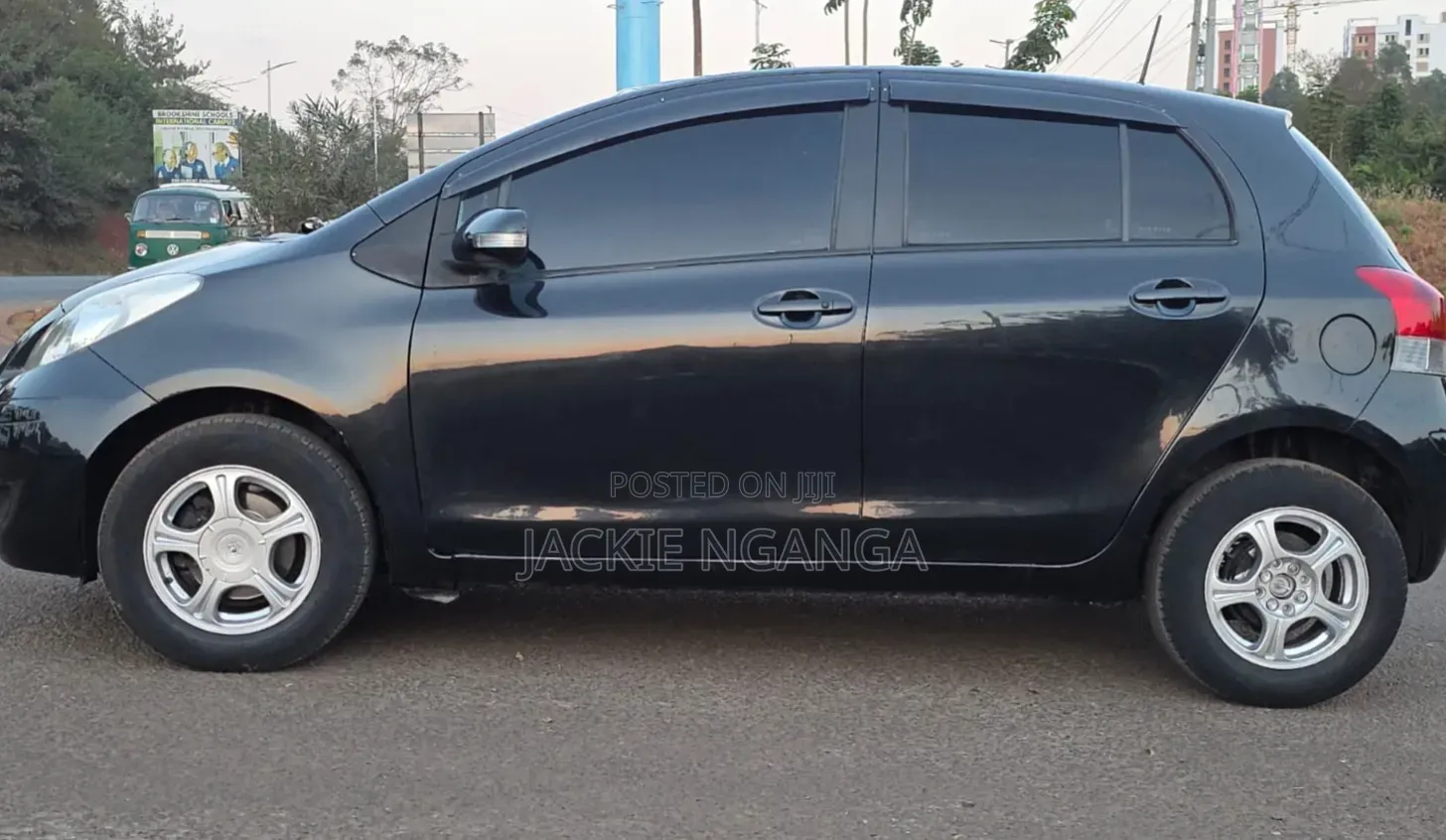 Toyota Vitz 2010 Black