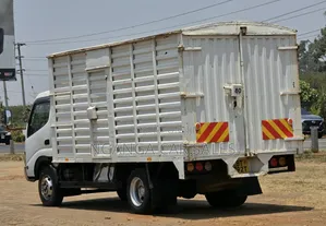 Hino Year 2005 White