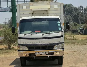 Hino Year 2005 White