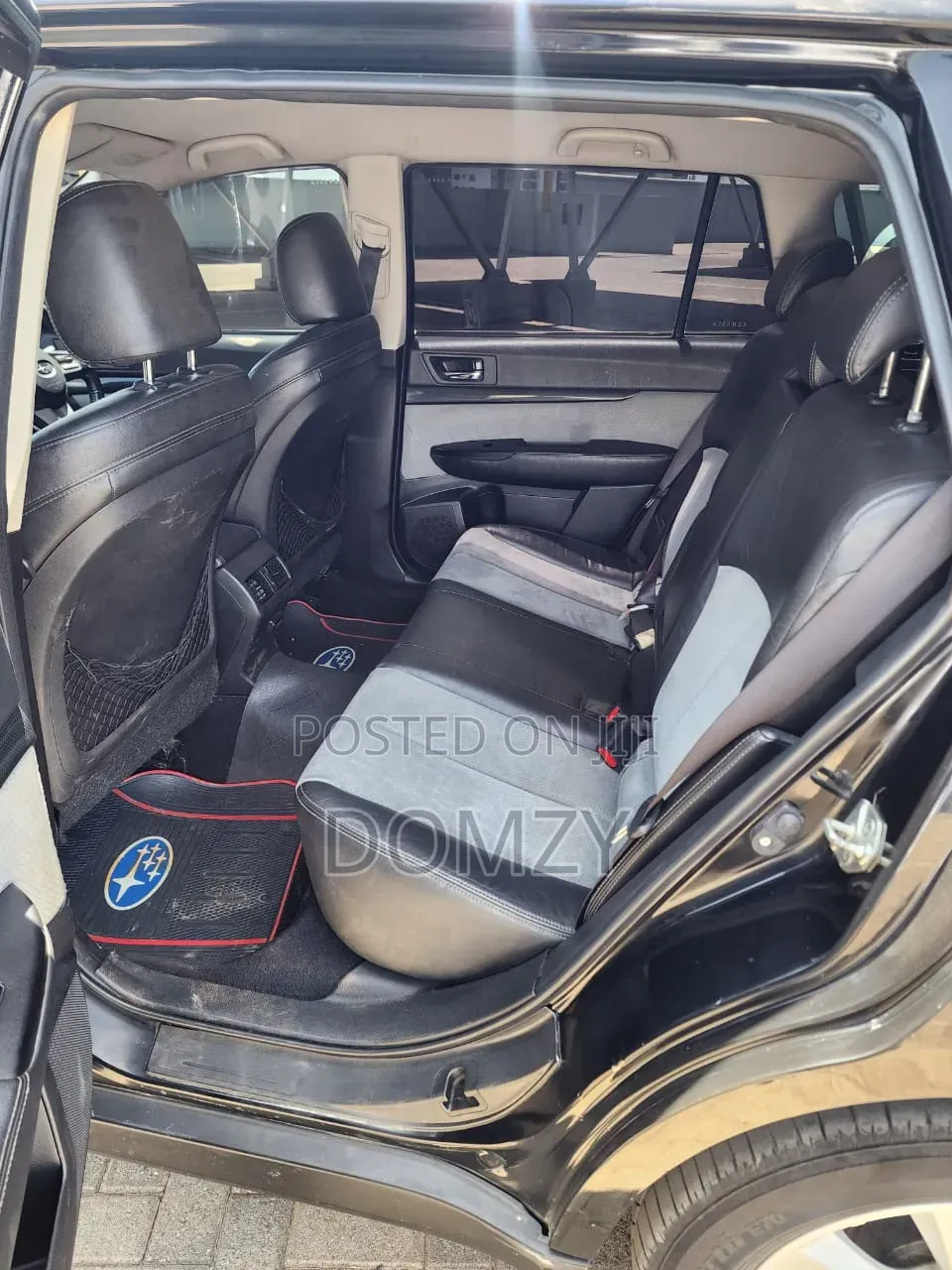 Subaru Outback 2011 Black