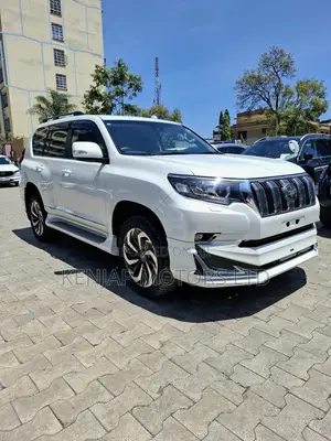 Toyota Land Cruiser Prado 2.8 2019 White