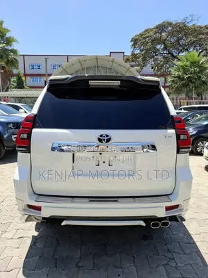 Toyota Land Cruiser Prado 2.8 2019 White