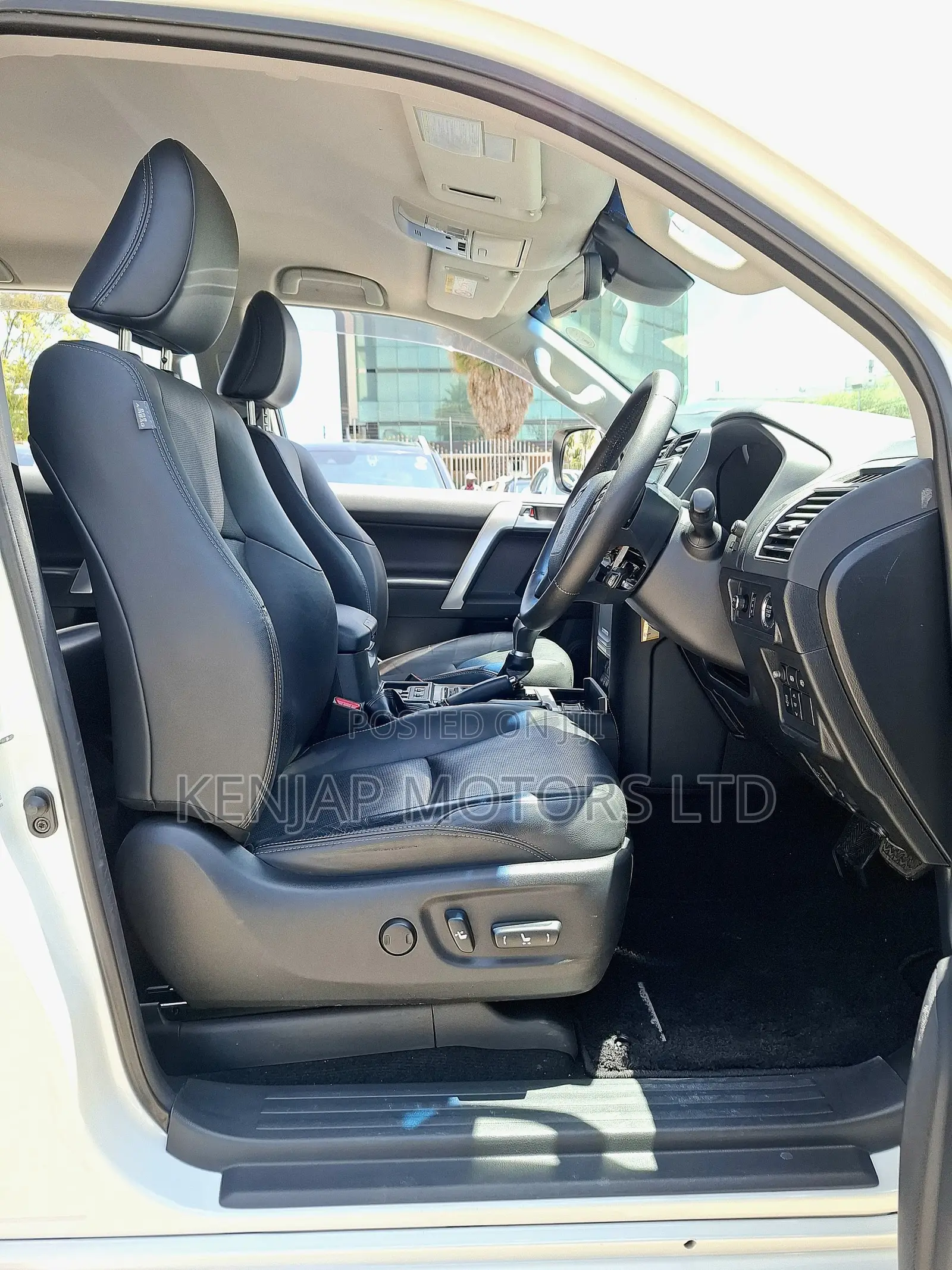 Toyota Land Cruiser Prado 2.8 2019 White
