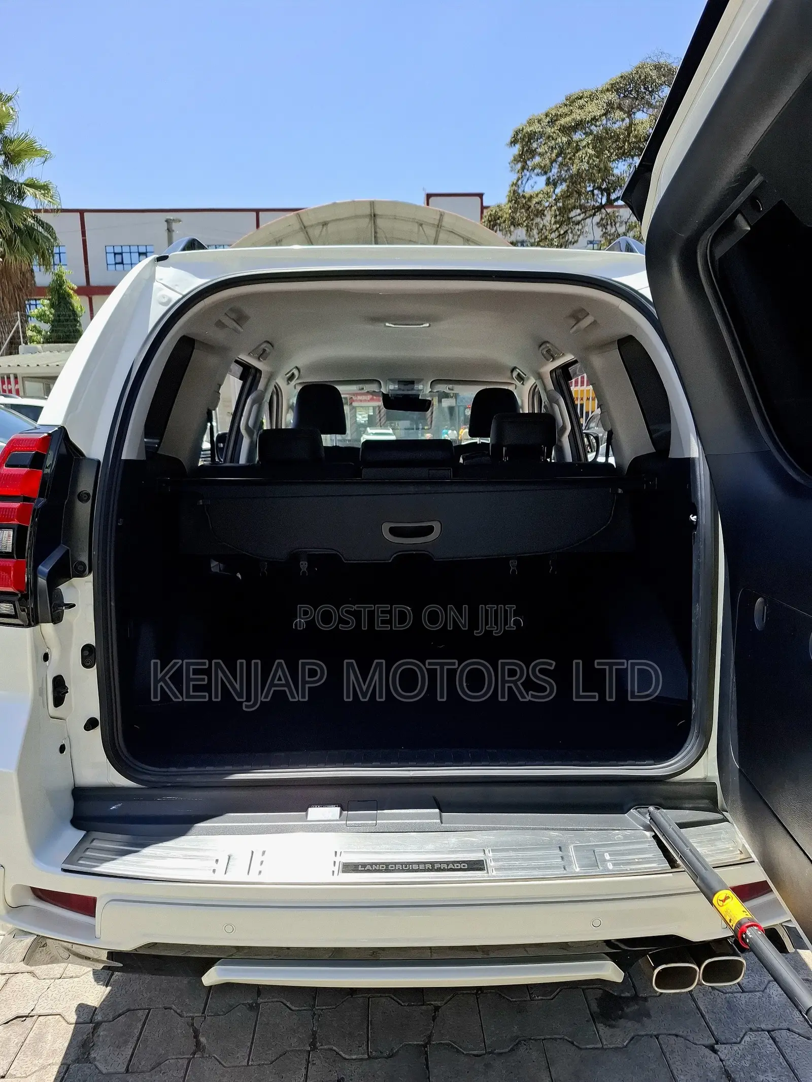 Toyota Land Cruiser Prado 2.8 2019 White