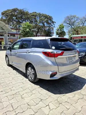Honda Fit Shuttle 2019 Silver