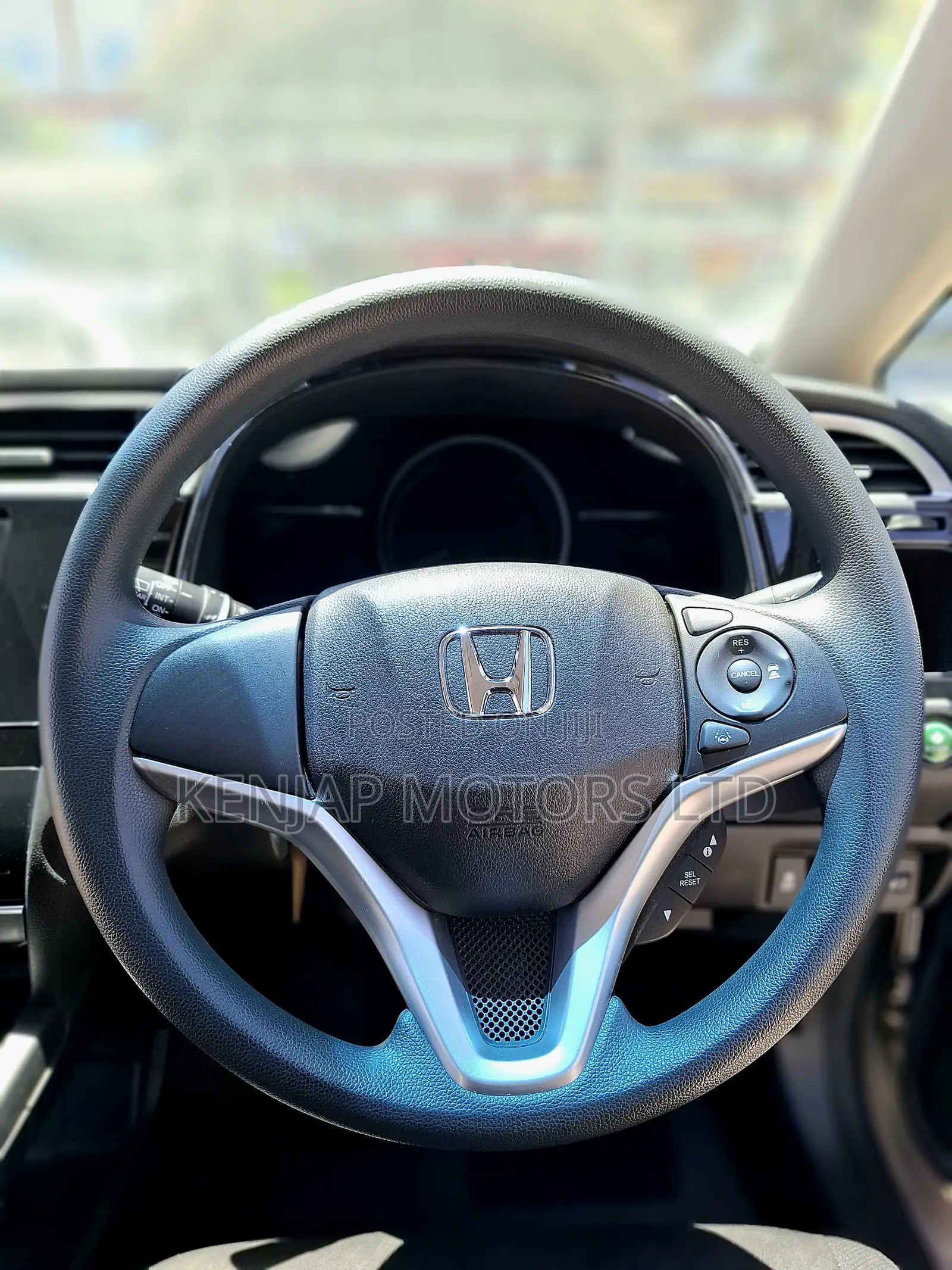 Honda Fit Shuttle 2019 Silver