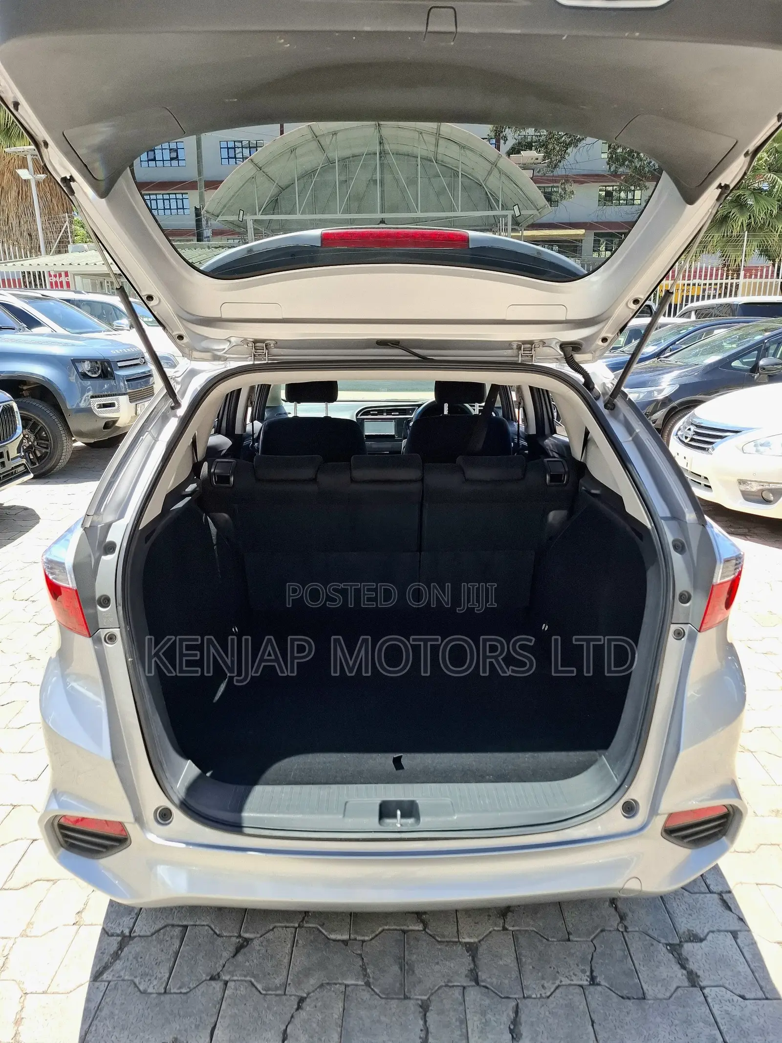 Honda Fit Shuttle 2019 Silver