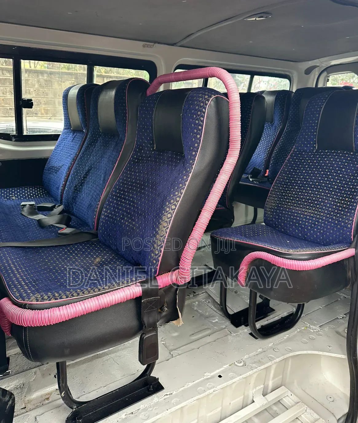 Toyota HiAce 2013 White