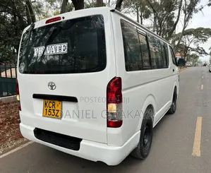 Toyota HiAce 2013 White