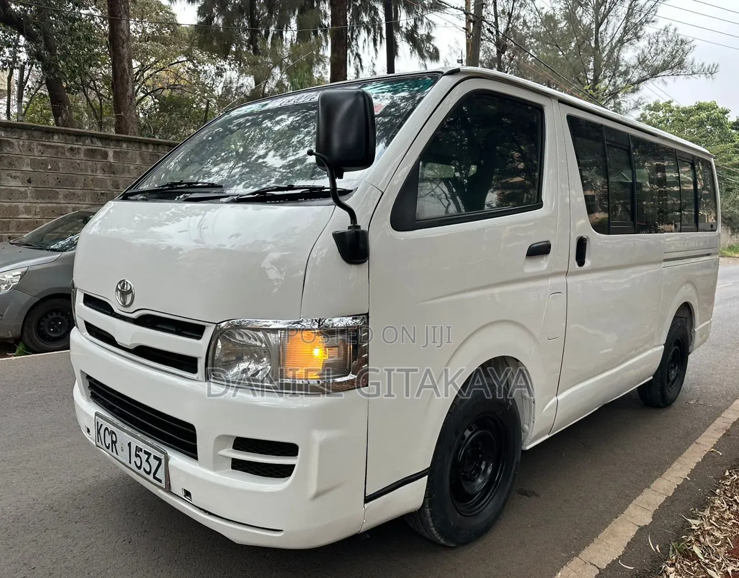 Toyota HiAce 2013 White