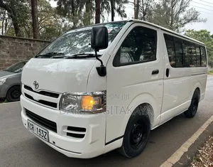 Toyota HiAce 2013 White