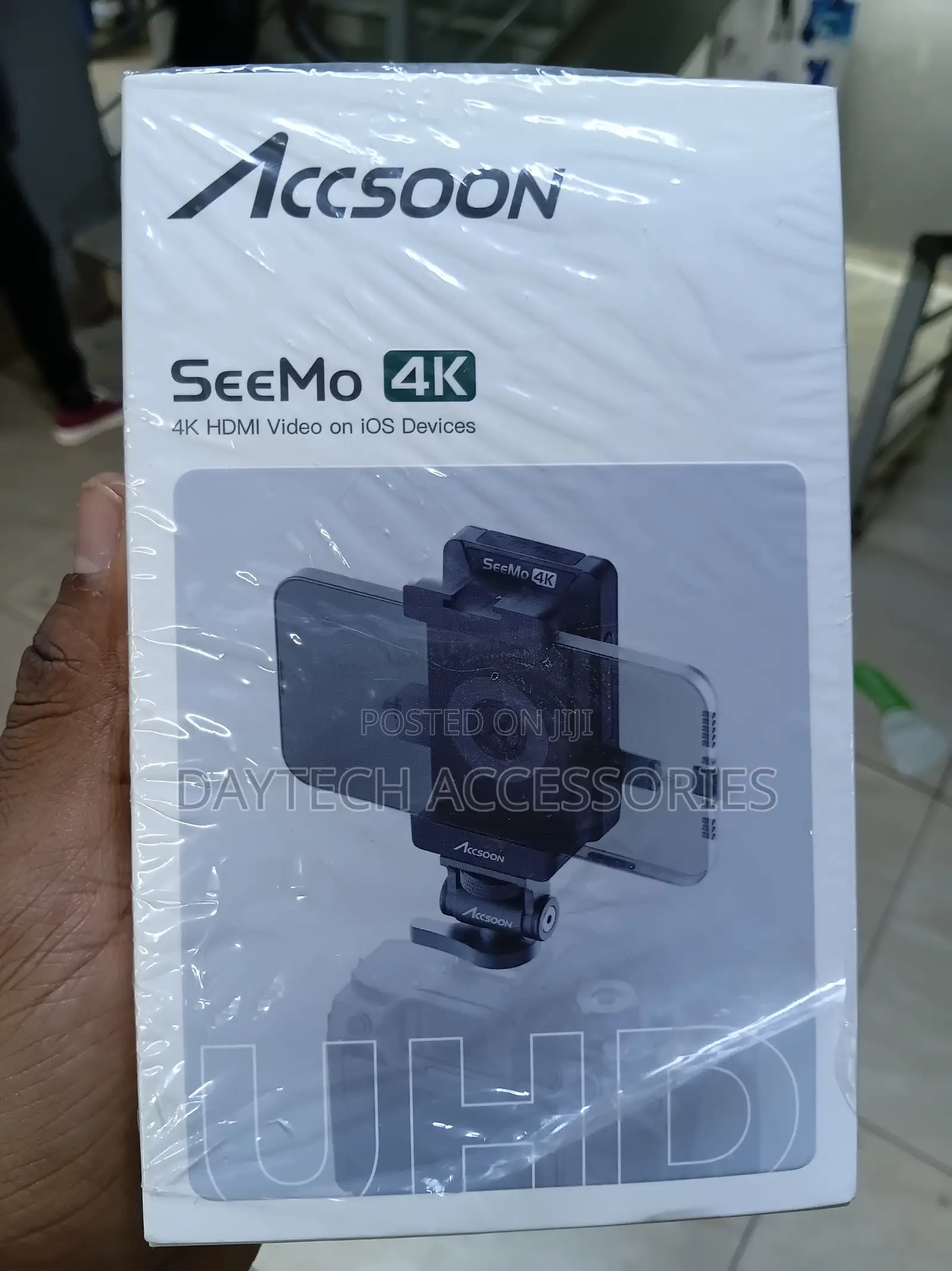 Accsoon SEEMO 4K UHD HDMI Wireless Video Transmission for iPhone.