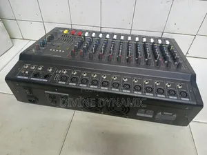 Powered Mixer Max 12 Channels