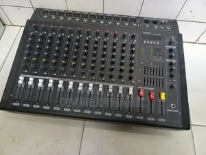 Powered Mixer Max 12 Channels