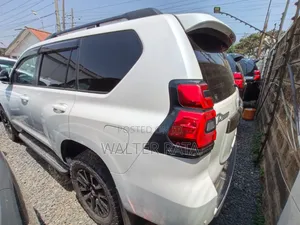 Toyota Land Cruiser Prado 2021 White