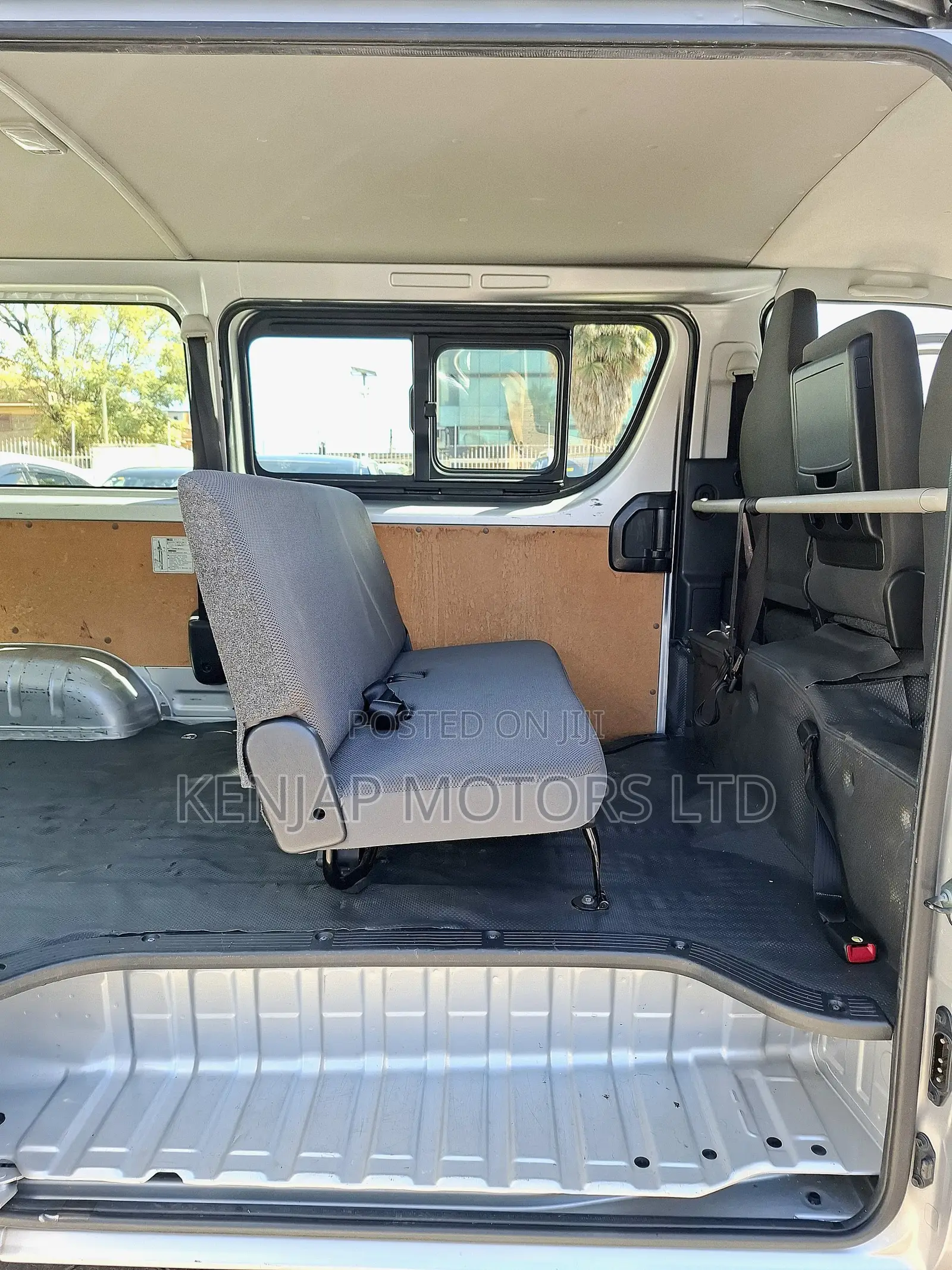 Toyota HiAce 2019 Silver