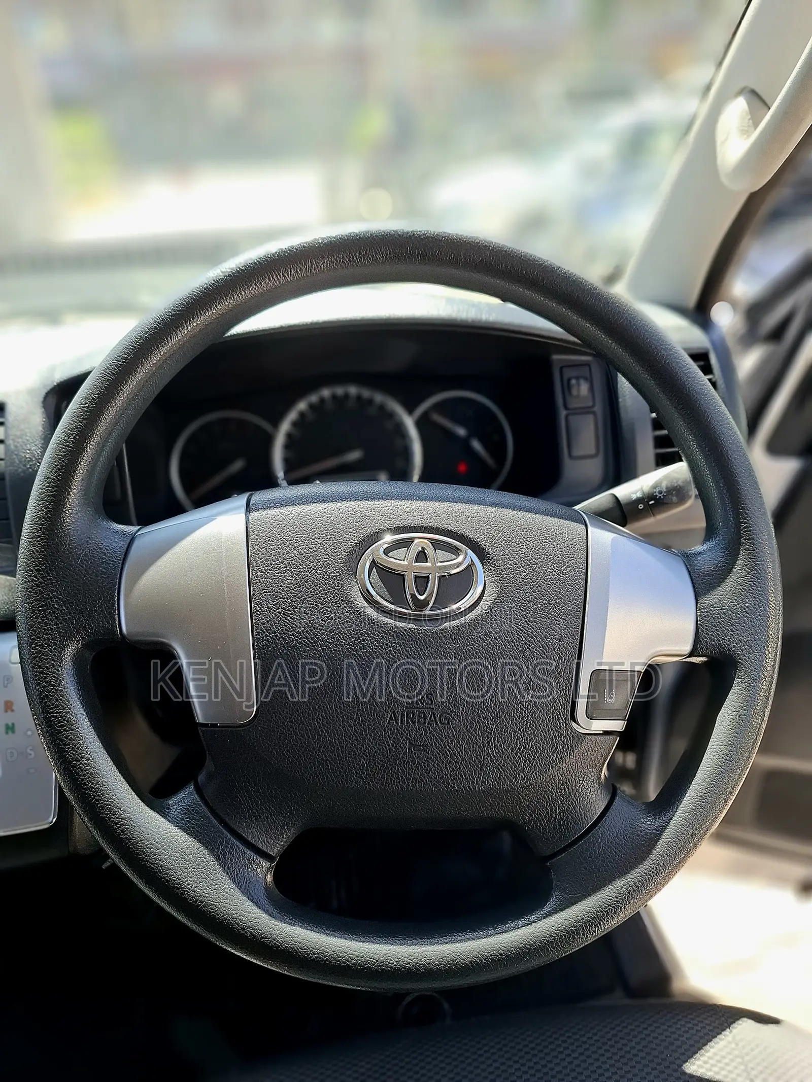 Toyota HiAce 2019 Silver