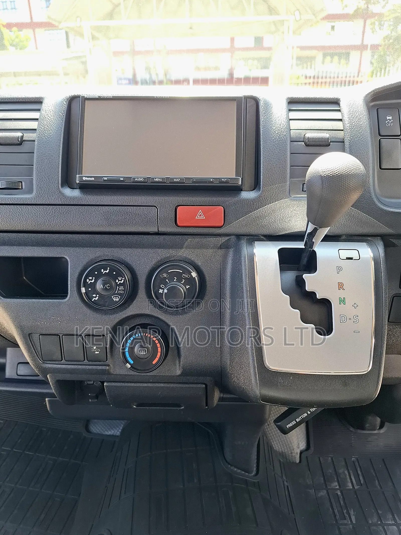 Toyota HiAce 2019 Silver