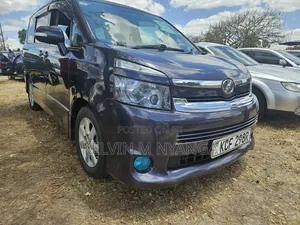Toyota Voxy V 2WD 8-Seater 2009 Blue