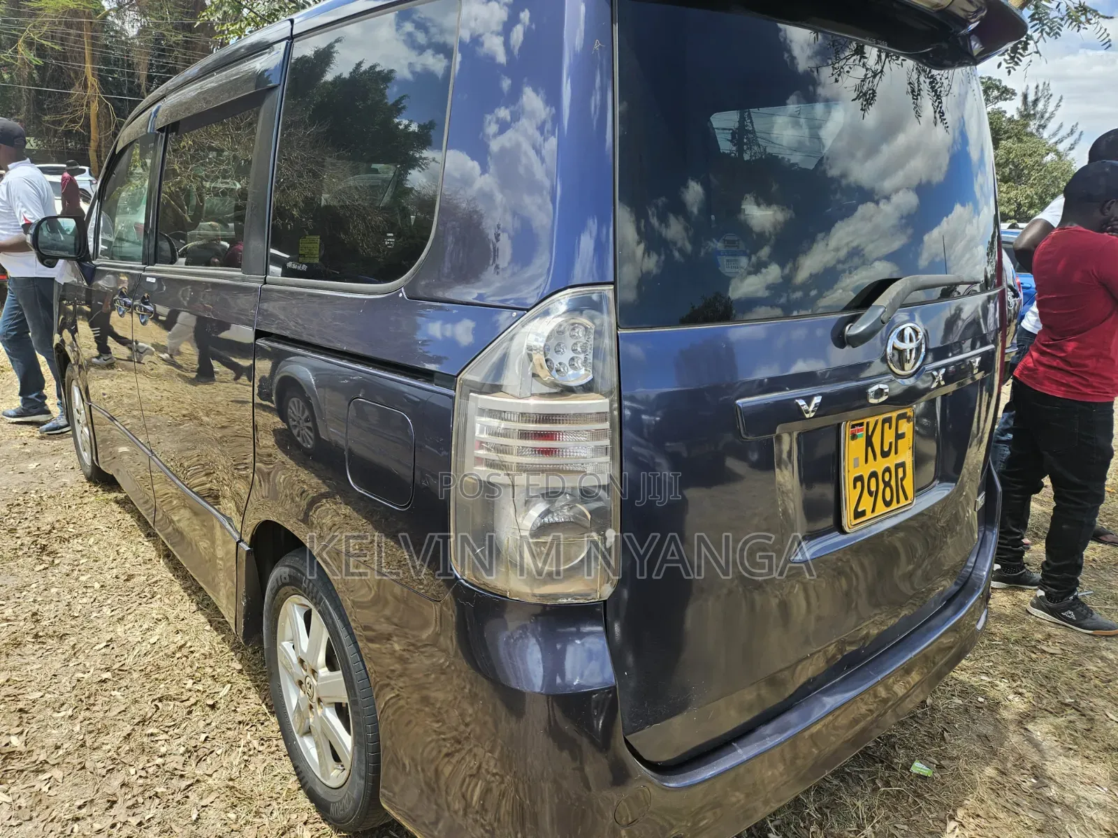 Toyota Voxy V 2WD 8-Seater 2009 Blue