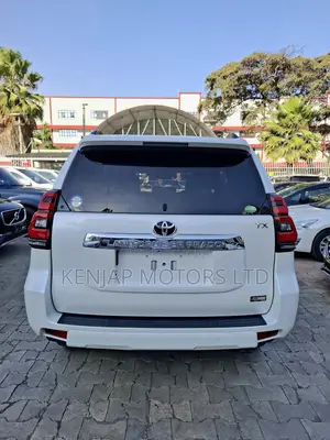 Toyota Land Cruiser Prado 2.8 2019 White