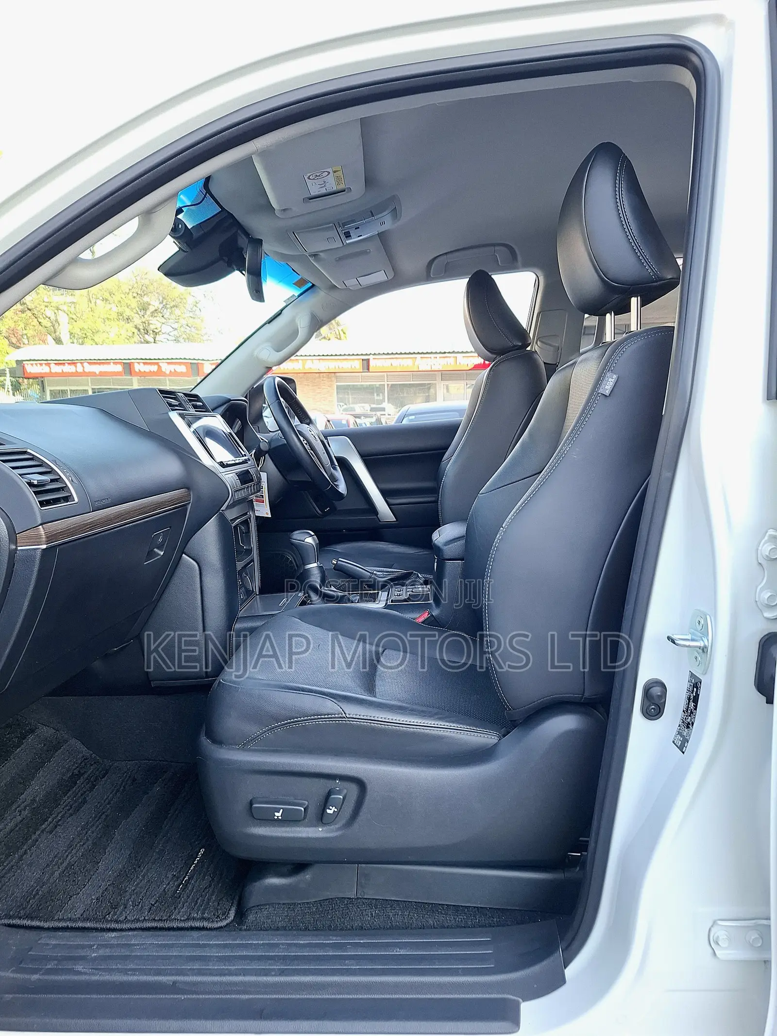 Toyota Land Cruiser Prado 2.8 2019 White