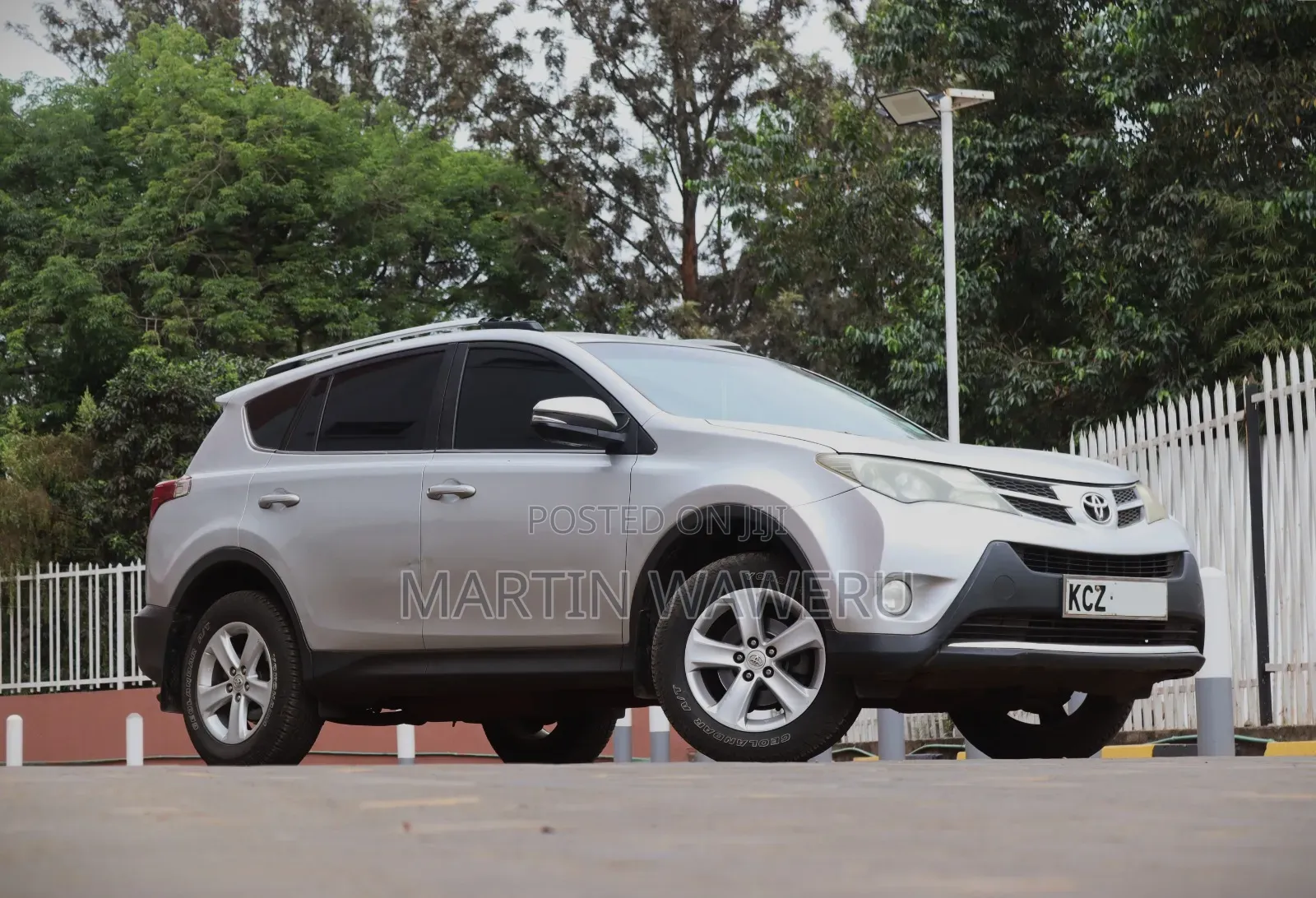 Toyota RAV4 Limited 4dr SUV AWD (2.5L 4cyl 6A) 2014 Silver