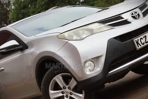 Toyota RAV4 Limited 4dr SUV AWD (2.5L 4cyl 6A) 2014 Silver