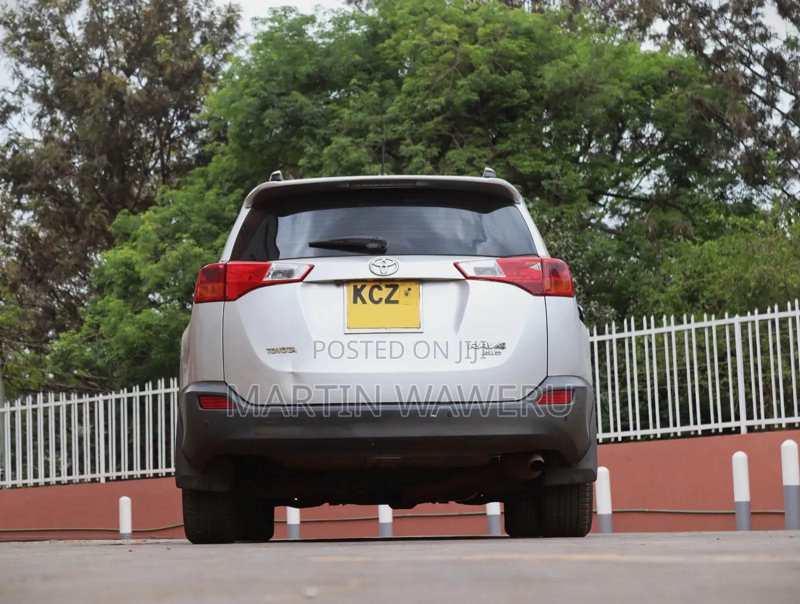 Toyota RAV4 Limited 4dr SUV AWD (2.5L 4cyl 6A) 2014 Silver