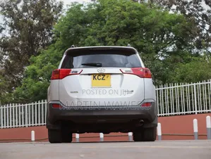 Toyota RAV4 Limited 4dr SUV AWD (2.5L 4cyl 6A) 2014 Silver