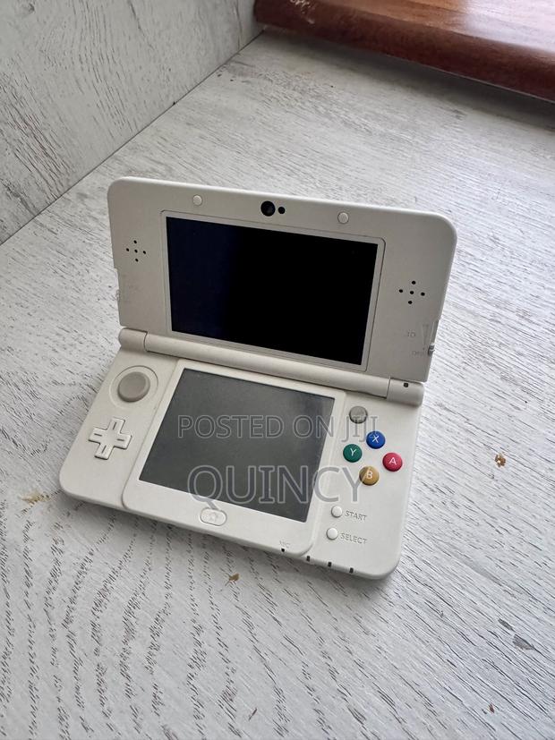 Nintendo 2ds Xl - thumbnail 3