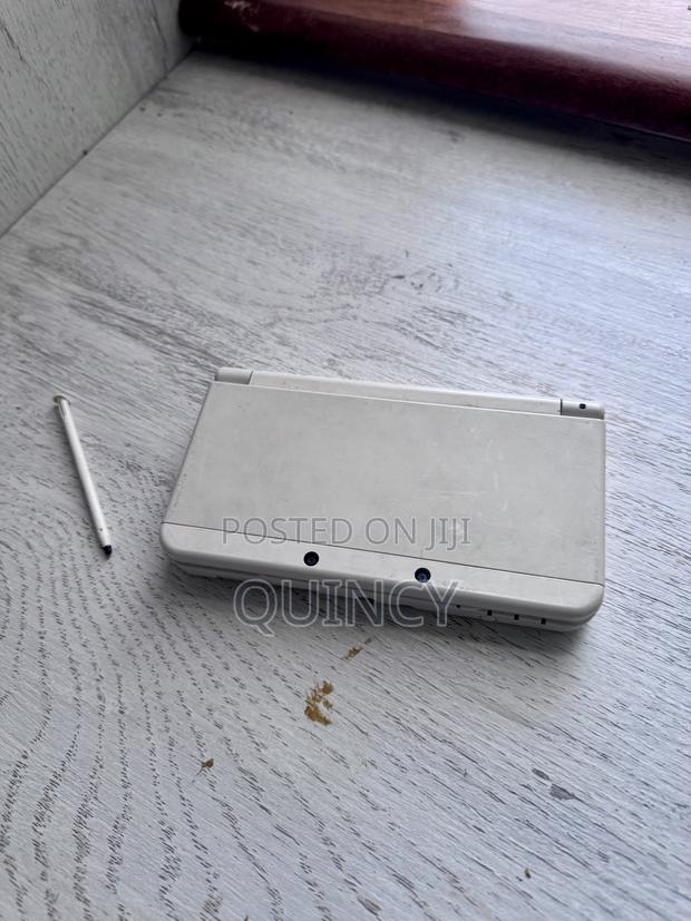 Nintendo 2ds Xl - thumbnail 5