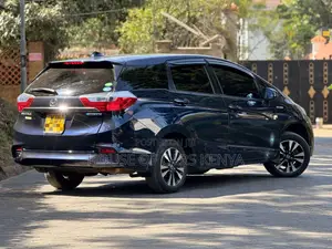 Honda Fit Shuttle 2018 Blue