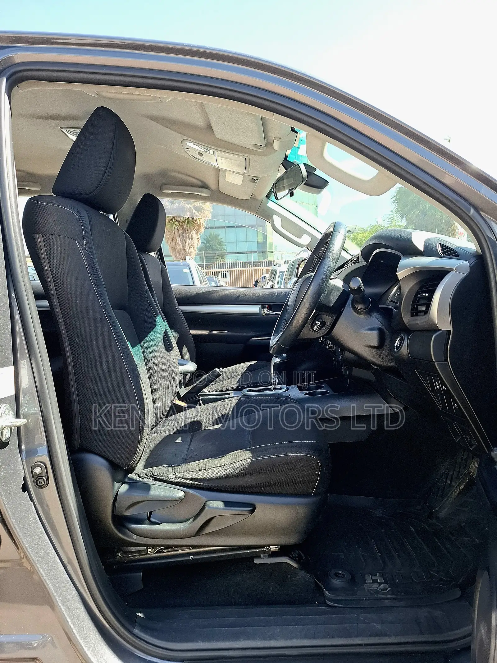 Toyota Hilux 2.8 Diesel 2020 Gray