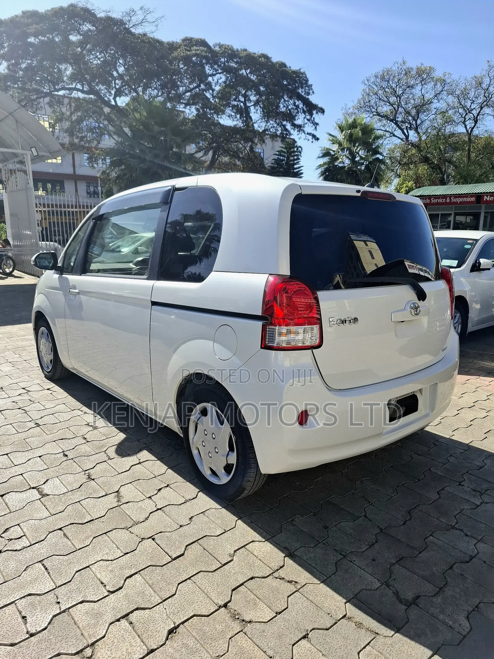 Toyota Porte 2019 White