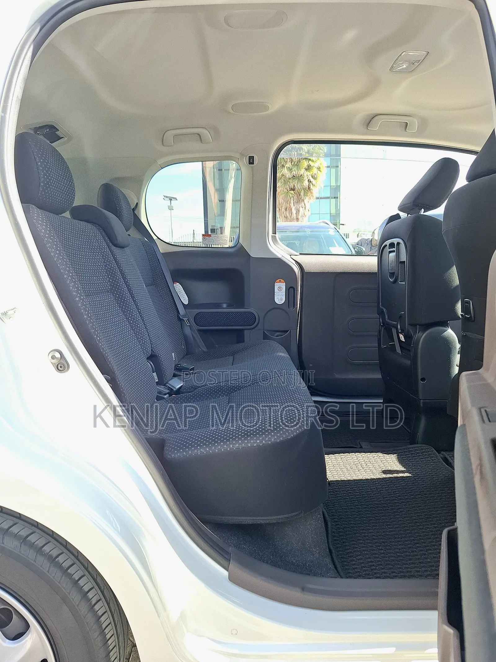 Toyota Porte 2019 White