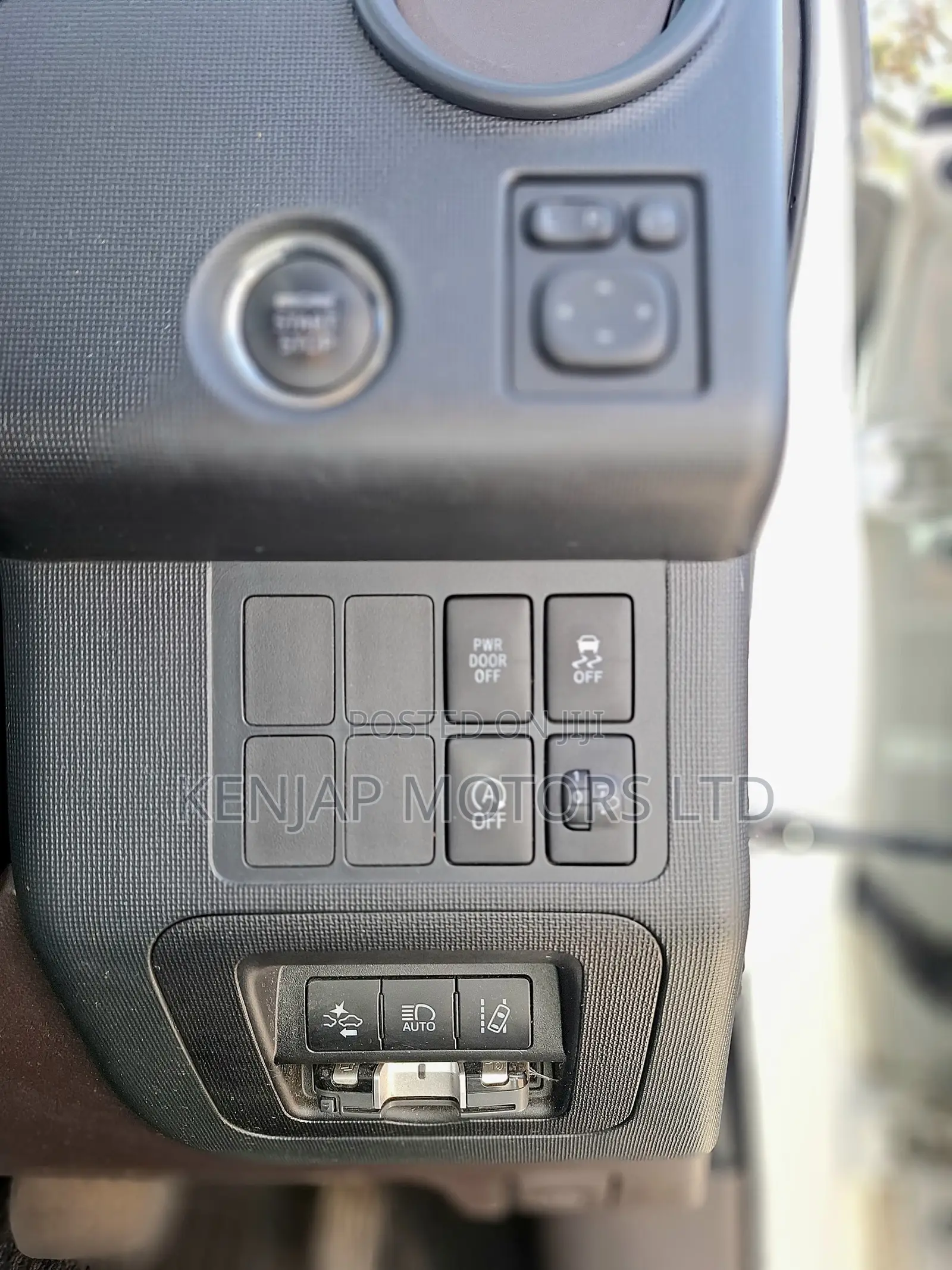 Toyota Porte 2019 White